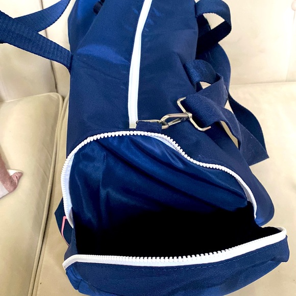 Vineyard Vines for Target Duffel Bag - Picture 3 of 5